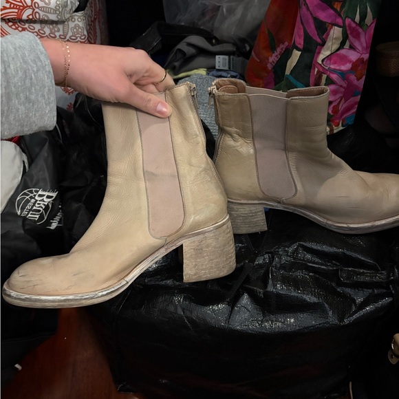 Free People Shoes - Free People Tan Heeled Boots